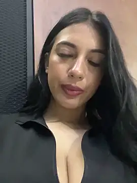 Snapshot of BetsyGonzale chatting on 03-01-25, 10:24 BetsyGonzale online show from 03-01-25, 10:24