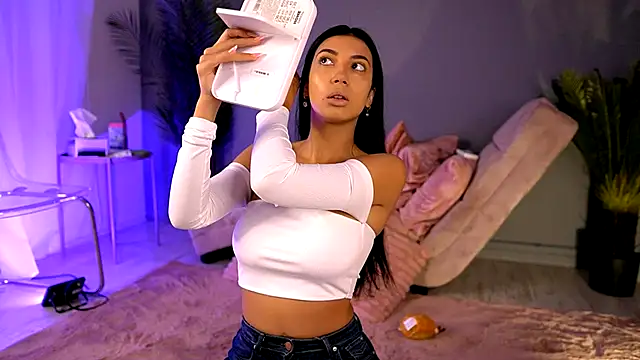 Snapshot of BetsyGonzale chatting on 09-11-25, 04:12 BetsyGonzale online show from 09-11-25, 04:12