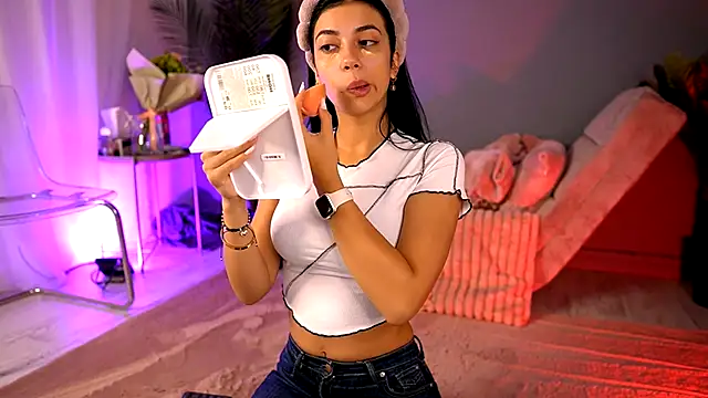 Snapshot of BetsyGonzale chatting on 09-24-25, 04:05 BetsyGonzale online show from 09-24-25, 04:05