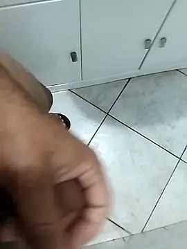 catopper0001 online show from 10-30-25, 05:20