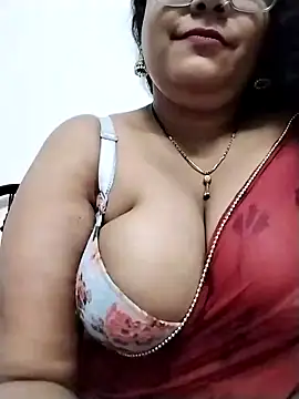 Snapshot of Nyra-23 chatting on 01-11-25, 12:18 Nyra-23 online show from 01-11-25, 12:18