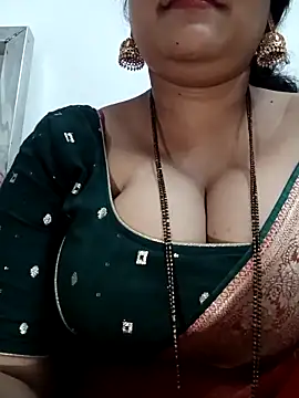 Snapshot of Nyra-23 chatting on 11-09-25, 11:30 Nyra-23 online show from 11-09-25, 11:30