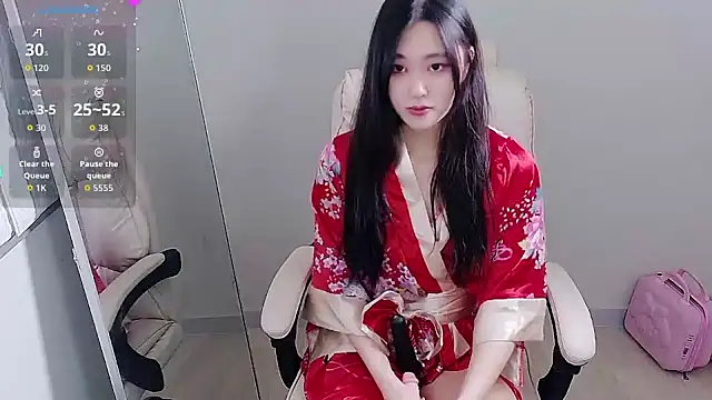 who Lilly online show from 10-25-25, 02:02