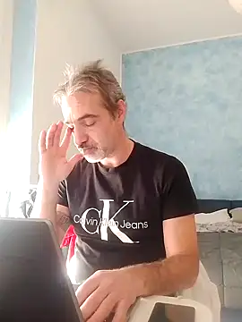 Snapshot of Marcolino183 chatting on 01-15-25, 11:10 Marcolino183 online show from 01-15-25, 11:10