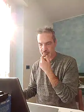 Snapshot of Marcolino183 chatting on 02-20-25, 02:02 Marcolino183 online show from 02-20-25, 02:02