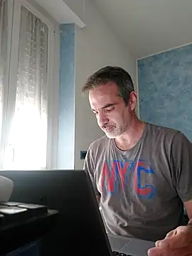 Snapshot of Marcolino183 chatting on 03-18-25, 09:09 Marcolino183 online show from 03-18-25, 09:09