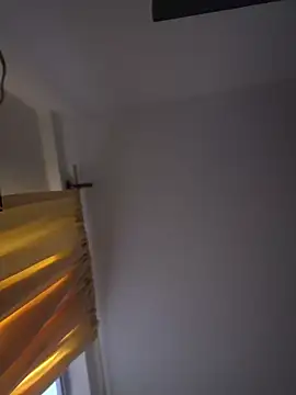 Snapshot of baby_lizy chatting on 12-15-25, 02:54 baby lizy online show from 12-15-25, 02:54