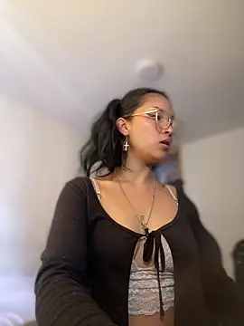 baby lizy online show from 03-11-26, 08:48