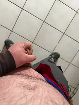 Snapshot of lescoquin2215 chatting on 02-20-26, 09:43 lescoquin2215 online show from 02-20-26, 09:43