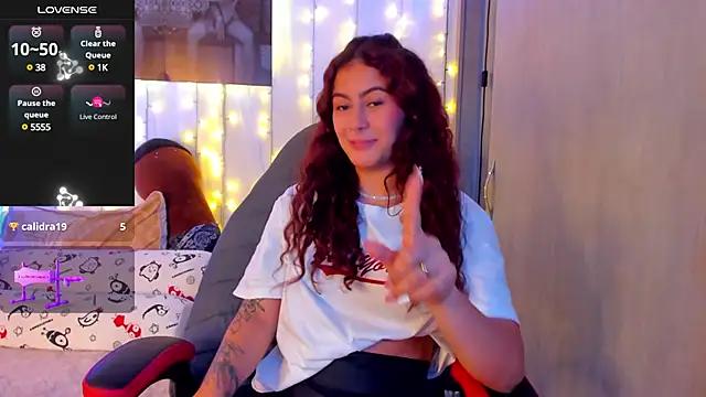 Sophiee Hill online show from 03-19-25, 08:23