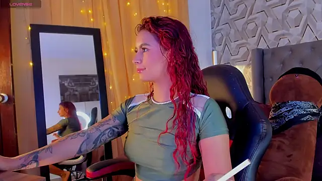 Sophiee Hill online show from 09-15-25, 09:15