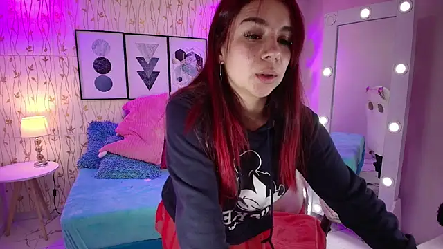 Snapshot of Gabby_evanns chatting on 12-24-24, 12:00 Gabby evanns online show from 12-24-24, 12:00