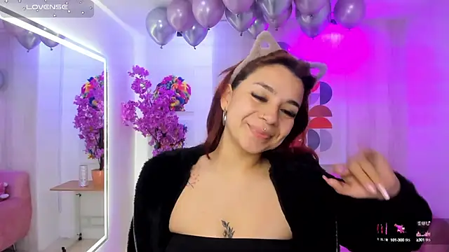 Snapshot of Gabby_evanns chatting on 09-16-25, 12:06 Gabby evanns online show from 09-16-25, 12:06