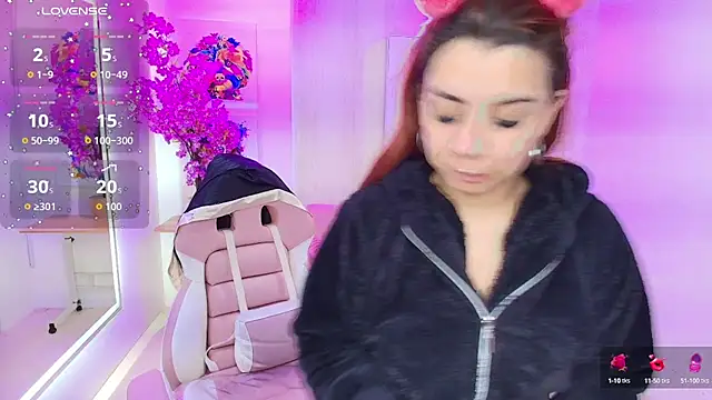 Snapshot of Gabby_evanns chatting on 10-14-25, 11:55 Gabby evanns online show from 10-14-25, 11:55