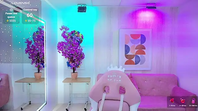 Snapshot of Gabby_evanns chatting on 10-24-25, 12:01 Gabby evanns online show from 10-24-25, 12:01