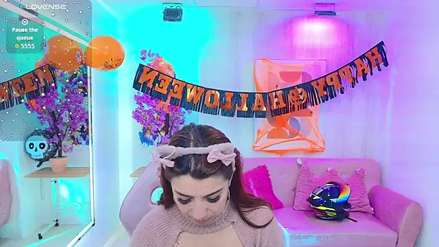 Snapshot of Gabby_evanns chatting on 10-30-25, 12:06 Gabby evanns online show from 10-30-25, 12:06