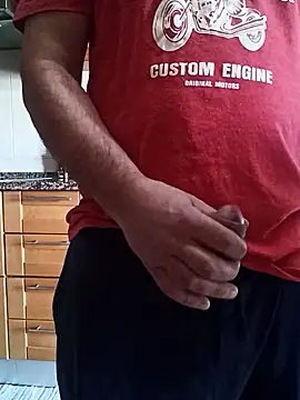 Snapshot of adre84s chatting on 12-19-24, 02:57 adre84s online show from 12-19-24, 02:57