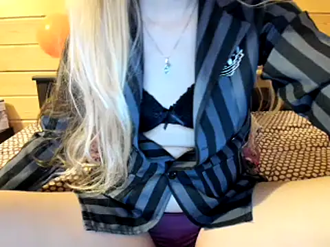 Snapshot of Cookiecutey chatting on 11-01-25, 08:16 Cookiecutey online show from 11-01-25, 08:16