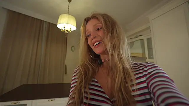 HeyBananas online show from 11-16-25, 06:02