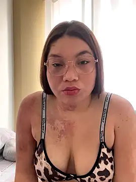 WhiteWomen online show from 09-25-25, 08:23