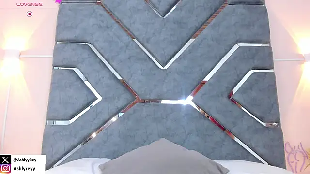 Snapshot of ashlyrey-1 chatting on 12-26-24, 11:13 ashlyrey-1 online show from 12-26-24, 11:13