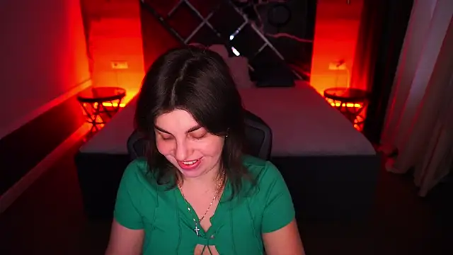 MirandaWong online show from 11-07-25, 06:46