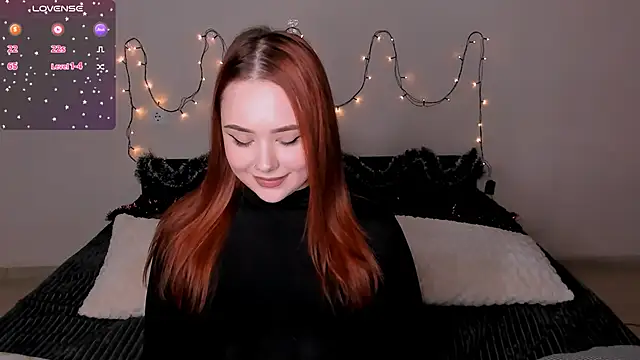 Snapshot of LittleKiitten chatting on 12-21-24, 02:58 LittleKiitten online show from 12-21-24, 02:58