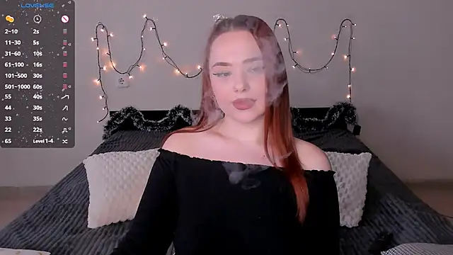 Snapshot of LittleKiitten chatting on 12-22-24, 12:16 LittleKiitten online show from 12-22-24, 12:16