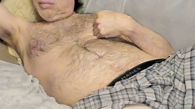 Snapshot of MidwestDadbod chatting on 10-13-25, 01:55 MidwestDadbod online show from 10-13-25, 01:55