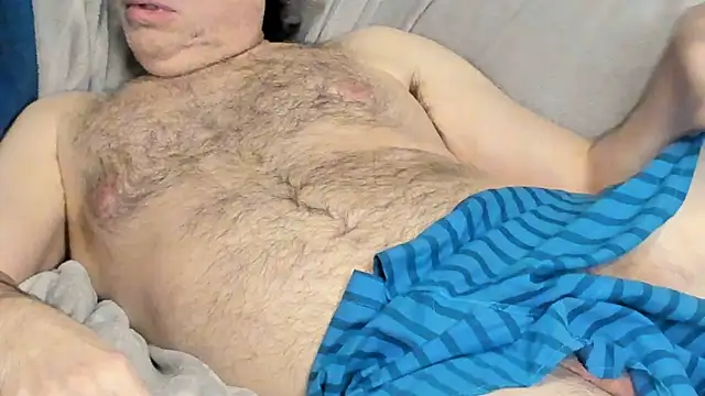 Snapshot of MidwestDadbod chatting on 10-15-25, 12:27 MidwestDadbod online show from 10-15-25, 12:27