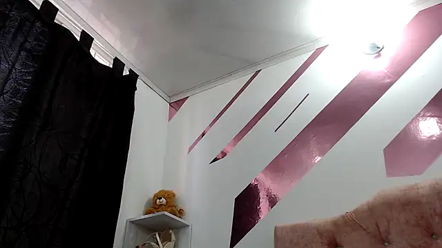 Kitten Hot  online show from 09-13-25, 01:33