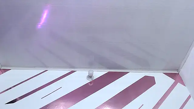 Kitten Hot  online show from 10-18-25, 07:20