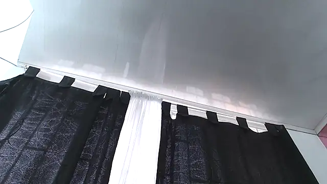 Kitten Hot  online show from 11-26-25, 08:10