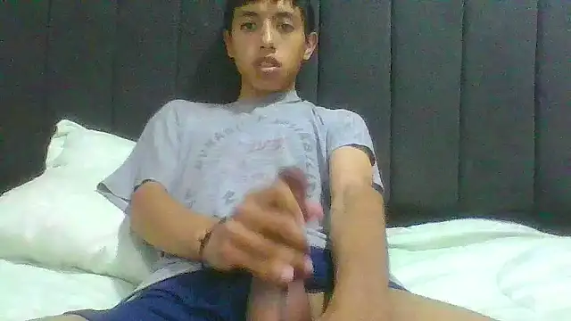 Snapshot of danuel23 chatting on 11-19-25, 08:42 danuel23 online show from 11-19-25, 08:42