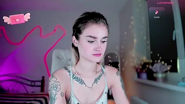 Snapshot of _Ravenaa chatting on 12-04-24, 11:41 Ravenaa online show from 12-04-24, 11:41