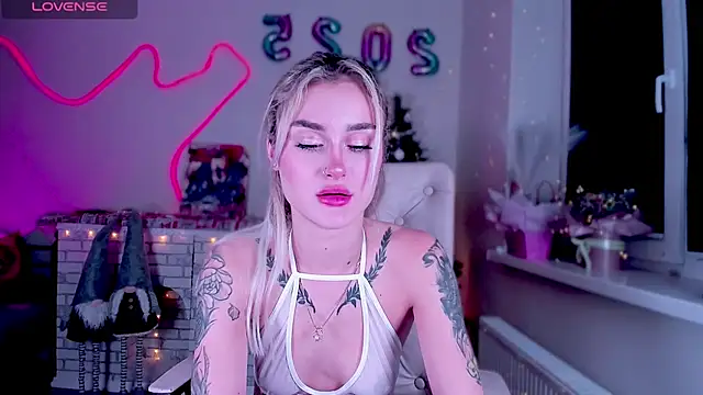 Snapshot of _Ravenaa chatting on 12-22-24, 06:48 Ravenaa online show from 12-22-24, 06:48