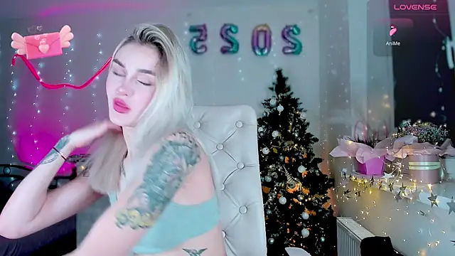 Snapshot of _Ravenaa chatting on 12-29-24, 05:01 Ravenaa online show from 12-29-24, 05:01