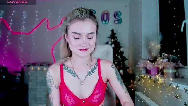 Snapshot of _Ravenaa chatting on 01-06-25, 04:44 Ravenaa online show from 01-06-25, 04:44