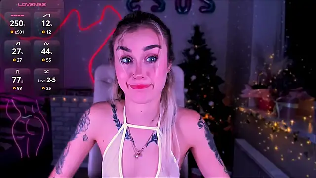 Snapshot of _Ravenaa chatting on 01-11-25, 01:43 Ravenaa online show from 01-11-25, 01:43