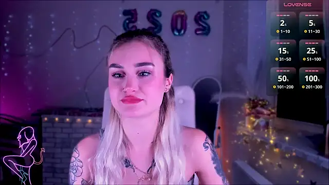 Snapshot of _Ravenaa chatting on 01-20-25, 02:03 Ravenaa online show from 01-20-25, 02:03