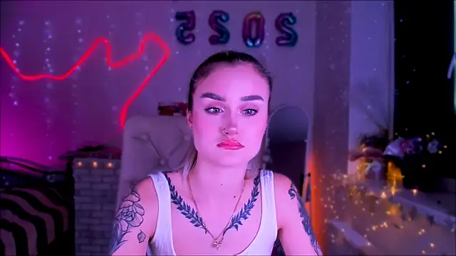 Snapshot of _Ravenaa chatting on 01-28-25, 01:49 Ravenaa online show from 01-28-25, 01:49