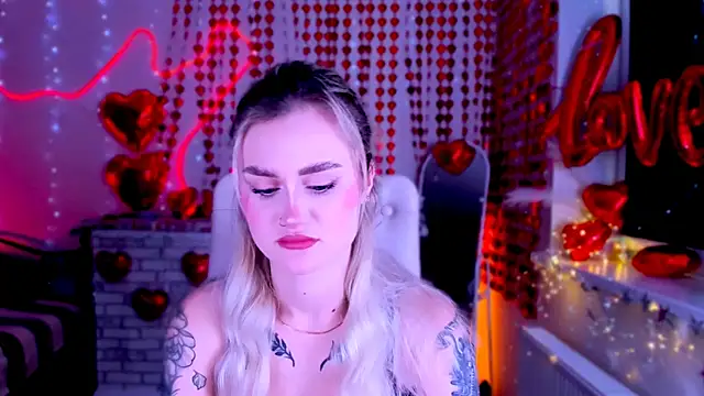 Snapshot of _Ravenaa chatting on 02-21-25, 11:33 Ravenaa online show from 02-21-25, 11:33