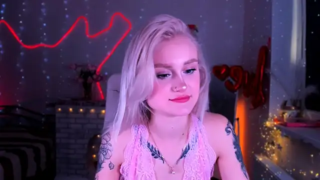 Snapshot of _Ravenaa chatting on 03-13-25, 12:35 Ravenaa online show from 03-13-25, 12:35