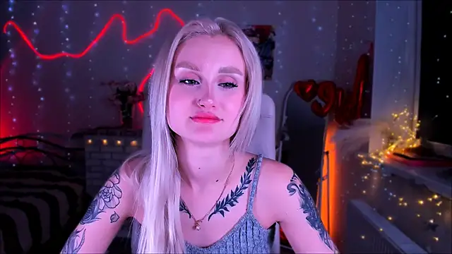 Snapshot of _Ravenaa chatting on 03-14-25, 03:03 Ravenaa online show from 03-14-25, 03:03