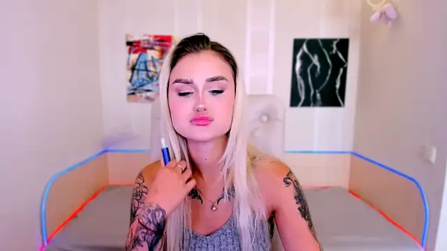 Snapshot of _Ravenaa chatting on 09-12-25, 08:58 Ravenaa online show from 09-12-25, 08:58