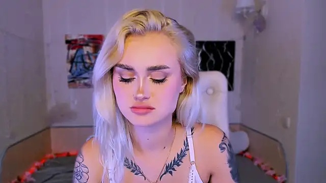  Ravenaa online show from 11-07-25, 04:29