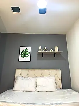 Snapshot of Soe_Lara chatting on 11-17-25, 11:27 Soe Lara online show from 11-17-25, 11:27