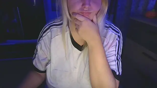 Meliss Official9 online show from 10-28-25, 08:55