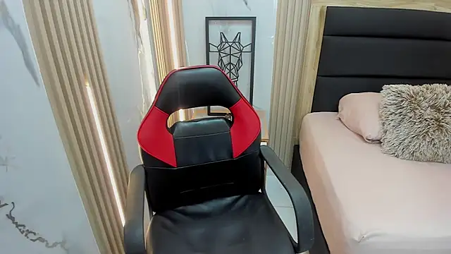 MAGNOLEROY online show from 04-08-26, 12:49