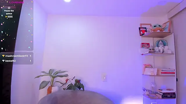 danna davis18 online show from 12-22-24, 05:10